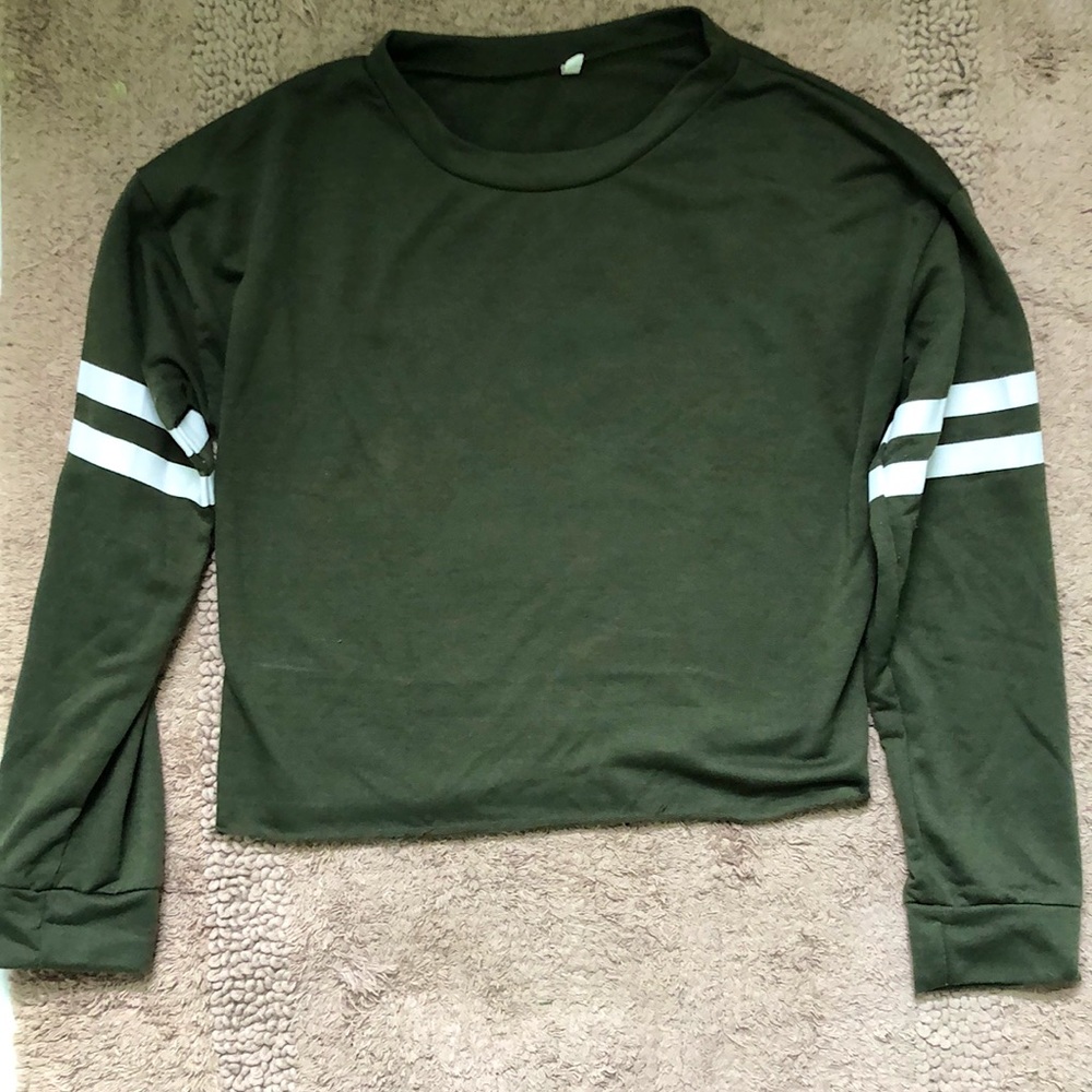 Army green long sleeved cropped shirt